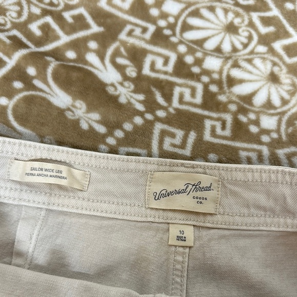 Universal Thread High-Rise Flare Jeans - Cream - Picture 3 of 12